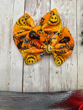 Load image into Gallery viewer, RTS Halloween bows
